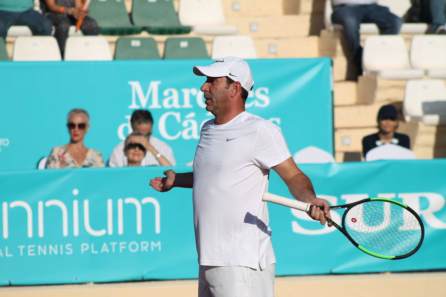 Juan Carlos Ferrero se lleva el torneo tras ganar a Safin