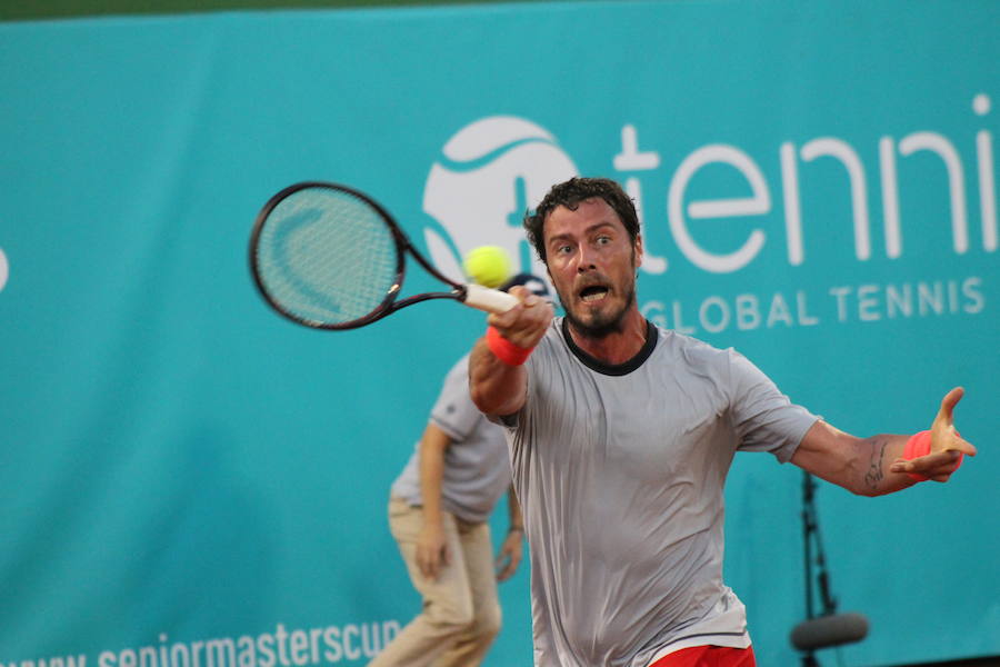 Juan Carlos Ferrero se lleva el torneo tras ganar a Safin