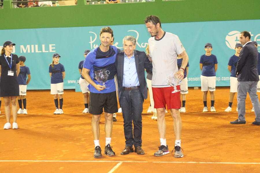 Juan Carlos Ferrero se lleva el torneo tras ganar a Safin