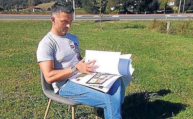 Andoni junto a la carretera de Maruri.
