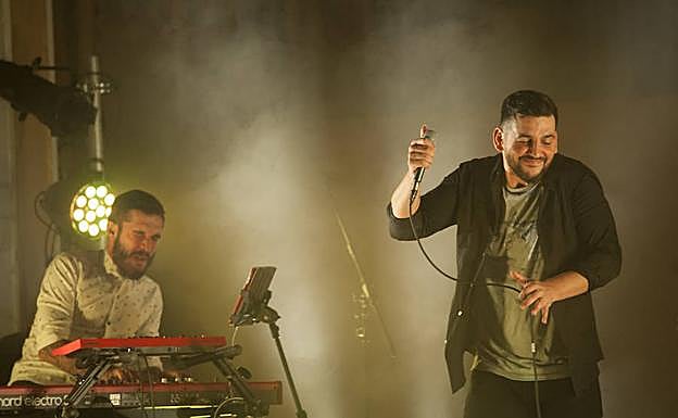 Imagen principal - Varios momentos del espectáculo. 