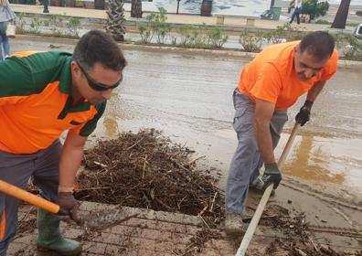 Imagen secundaria 1 - La tromba de agua obliga a cerrar los túneles entre Cabopino y Nueva Andalucía