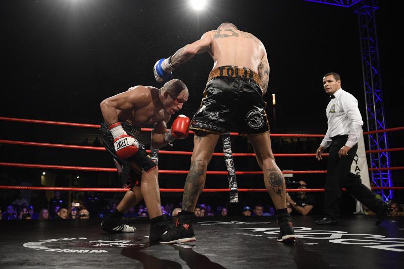 Ronny Alexander «El llanero» Landaeta vence a Anatoli Hunanyan y se proclama campeón de la Unión Europea del peso supermedio