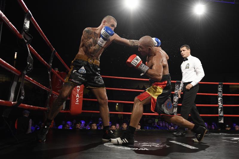 Ronny Alexander «El llanero» Landaeta vence a Anatoli Hunanyan y se proclama campeón de la Unión Europea del peso supermedio