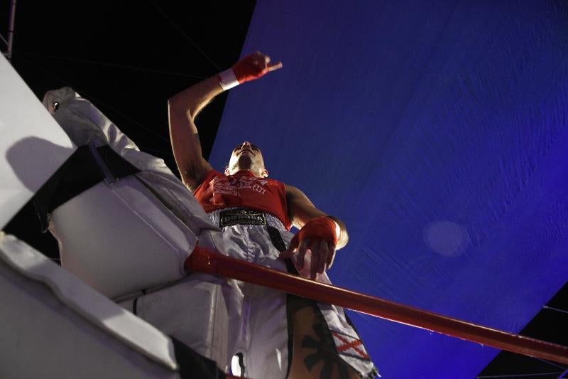 Ronny Alexander «El llanero» Landaeta vence a Anatoli Hunanyan y se proclama campeón de la Unión Europea del peso supermedio