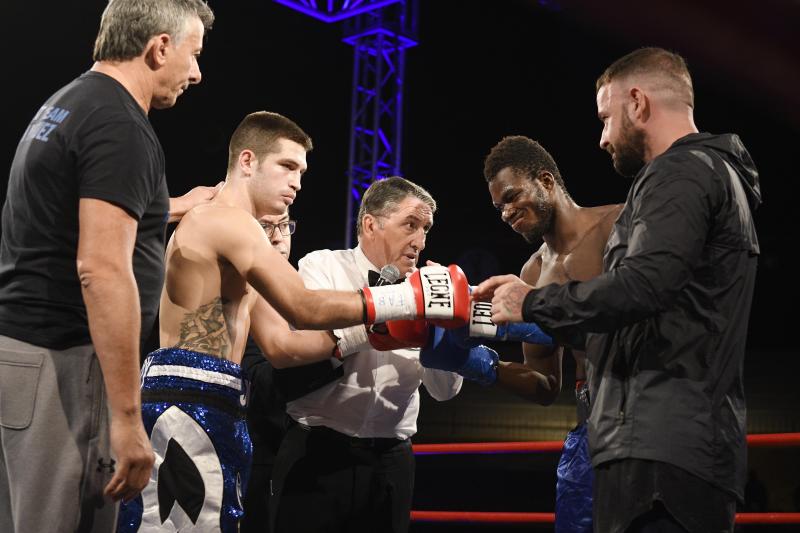 Ronny Alexander «El llanero» Landaeta vence a Anatoli Hunanyan y se proclama campeón de la Unión Europea del peso supermedio