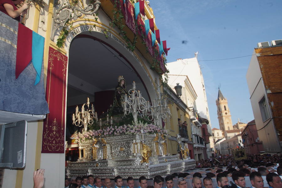 Fotos: La Virgen de la Soledad del Santo Traslado por la Trinidad