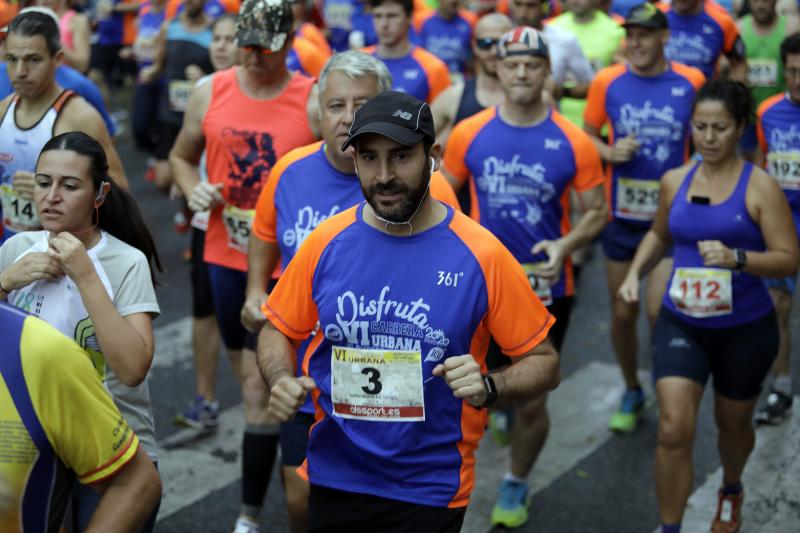 El Distrito Carretera de Cádiz acogió este domingo la carrera que discurre entre estos dos barrios de la capital y en el que han participado unos 700 corredores