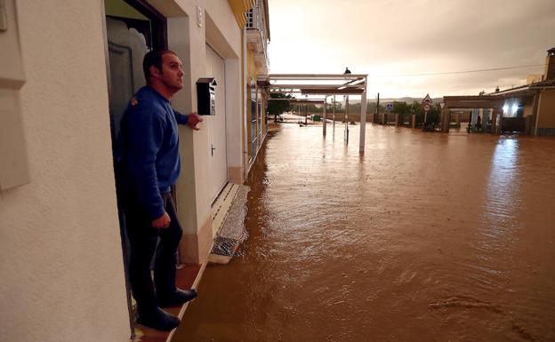 Imagen principal - La mayor tromba que ha sufrido la provincia de Málaga