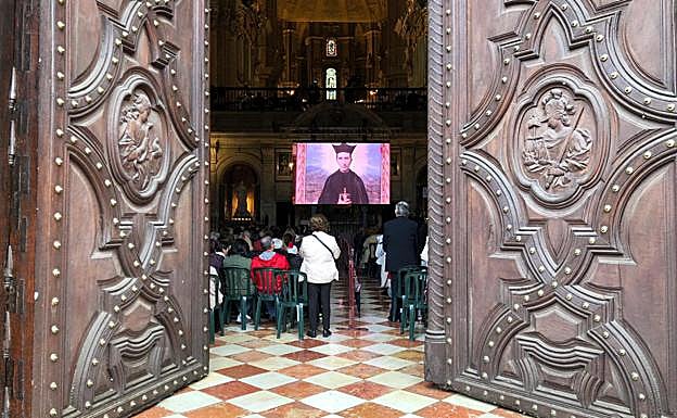 Imagen principal - El padre Arnaiz, el &#039;apóstol de Málaga&#039;, sube a los altares