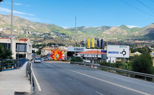 Este puente es uno de los principales accesos a Fuengirola desde la A-7. :