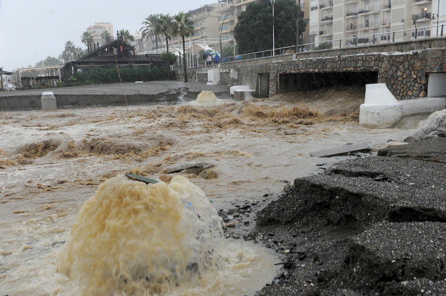 Calles anegadas en Estepona