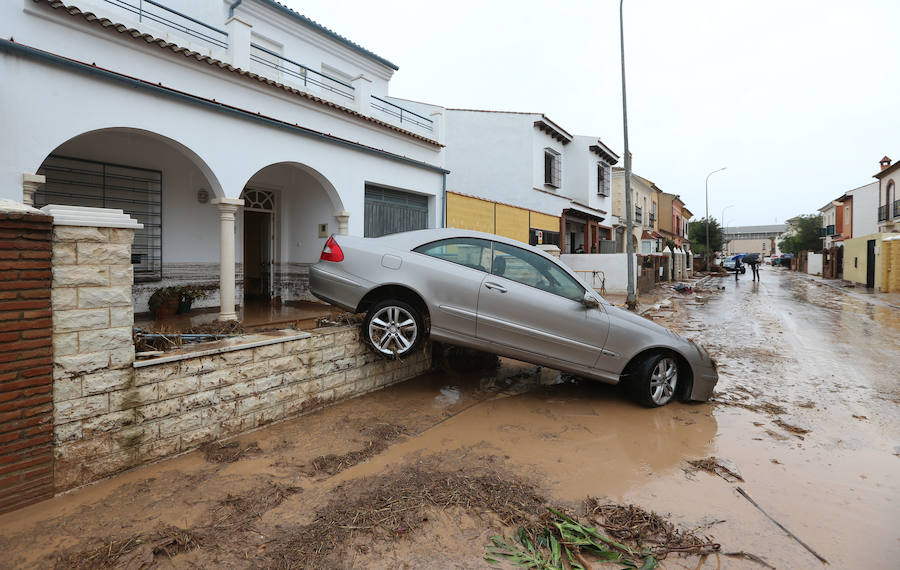 Bobadilla, Campillos, Teba, Casarabonela, Ardales y Estepona se llevan lo peor de la alerta roja que ha dejado registros históricos