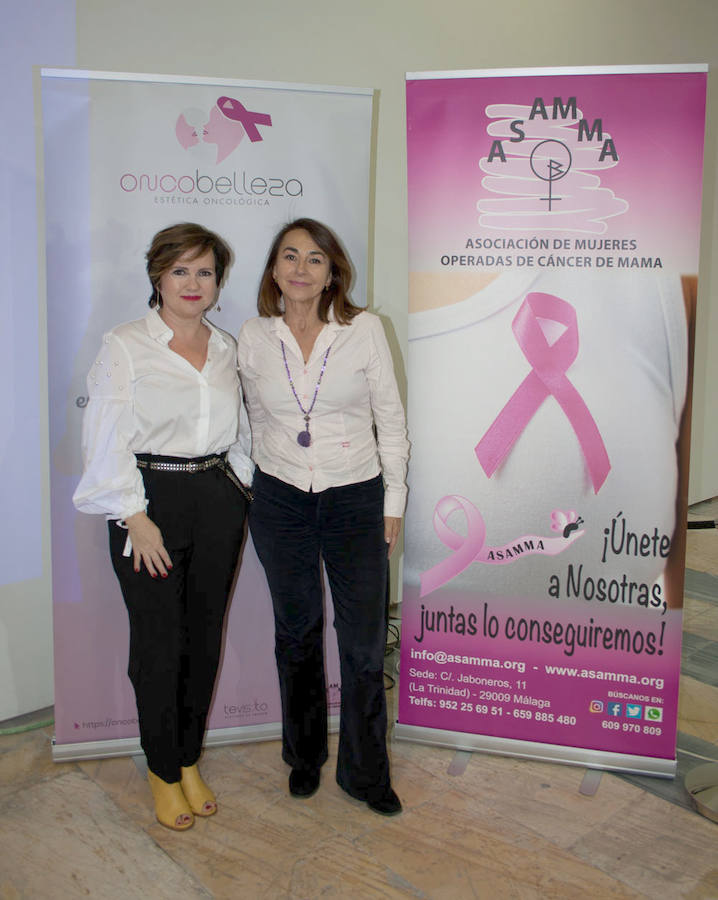 Mónica Cancellón imparte el primer taller de Oncobelleza. En la foto, Raquel Alguacil y Mónica Cancellón. 