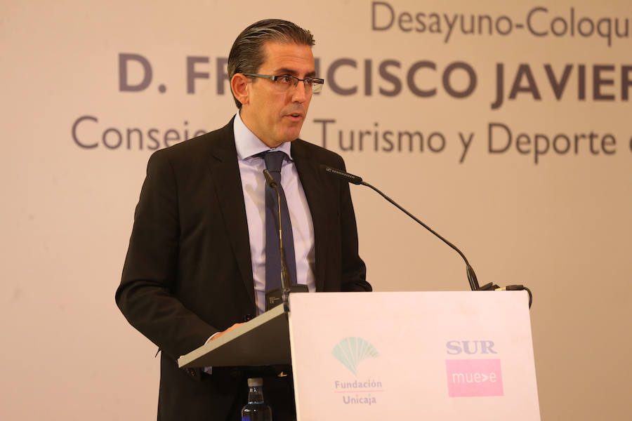 El consejero de Turismo y Deporte de la Junta de Andalucía, Francisco Javier Fernández, ha participado en un Foro SUR en el hotel NH Málaga