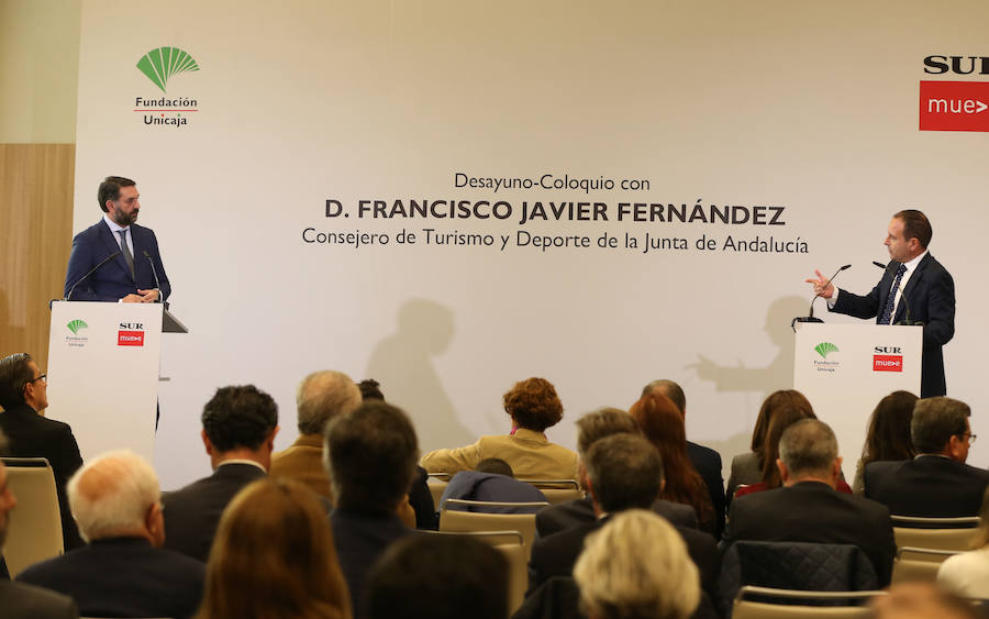 El consejero de Turismo y Deporte de la Junta de Andalucía, Francisco Javier Fernández, ha participado en un Foro SUR en el hotel NH Málaga