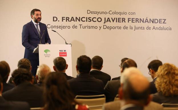 El consejero de Turismo, en el Foro SUR. 