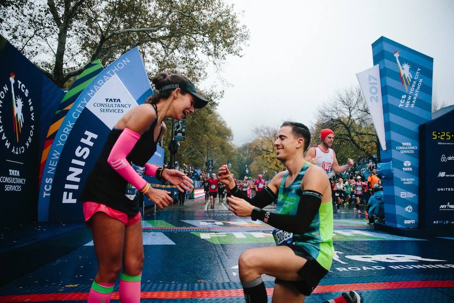 Fotos: Así pidió matrimonio a su novia tras correr la Maratón de Nueva York