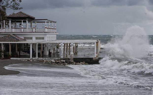 Las olas rompen en el Balneario en un reciente temporal