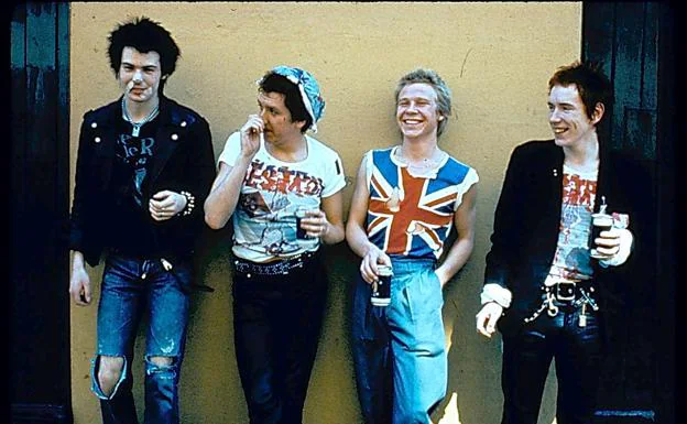Imagen de archivo de los componentes del grupo de punk británico Sex Pistols: Sid Vicious, Steve Jones, Paul Cook y Johnny Rotten (de izquierda a derecha).