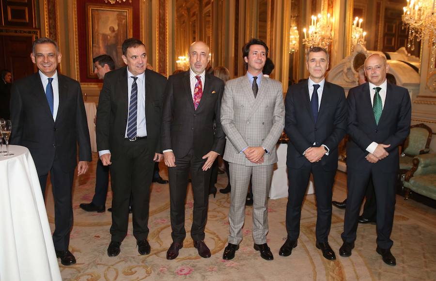 La cena organizada por Prensa Malagueña en la WTM SUR reúne a los máximos responsables del turismo nacional, regional y local en un mismo foro