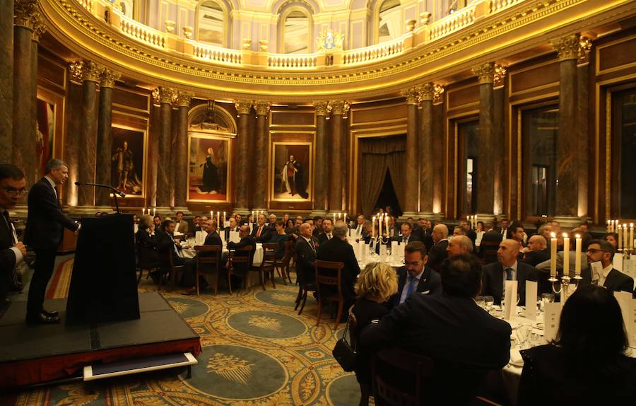 La cena organizada por Prensa Malagueña en la WTM SUR reúne a los máximos responsables del turismo nacional, regional y local en un mismo foro