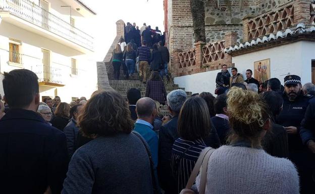 Multitudinaria despedida de su pueblo al alcalde de El Borge