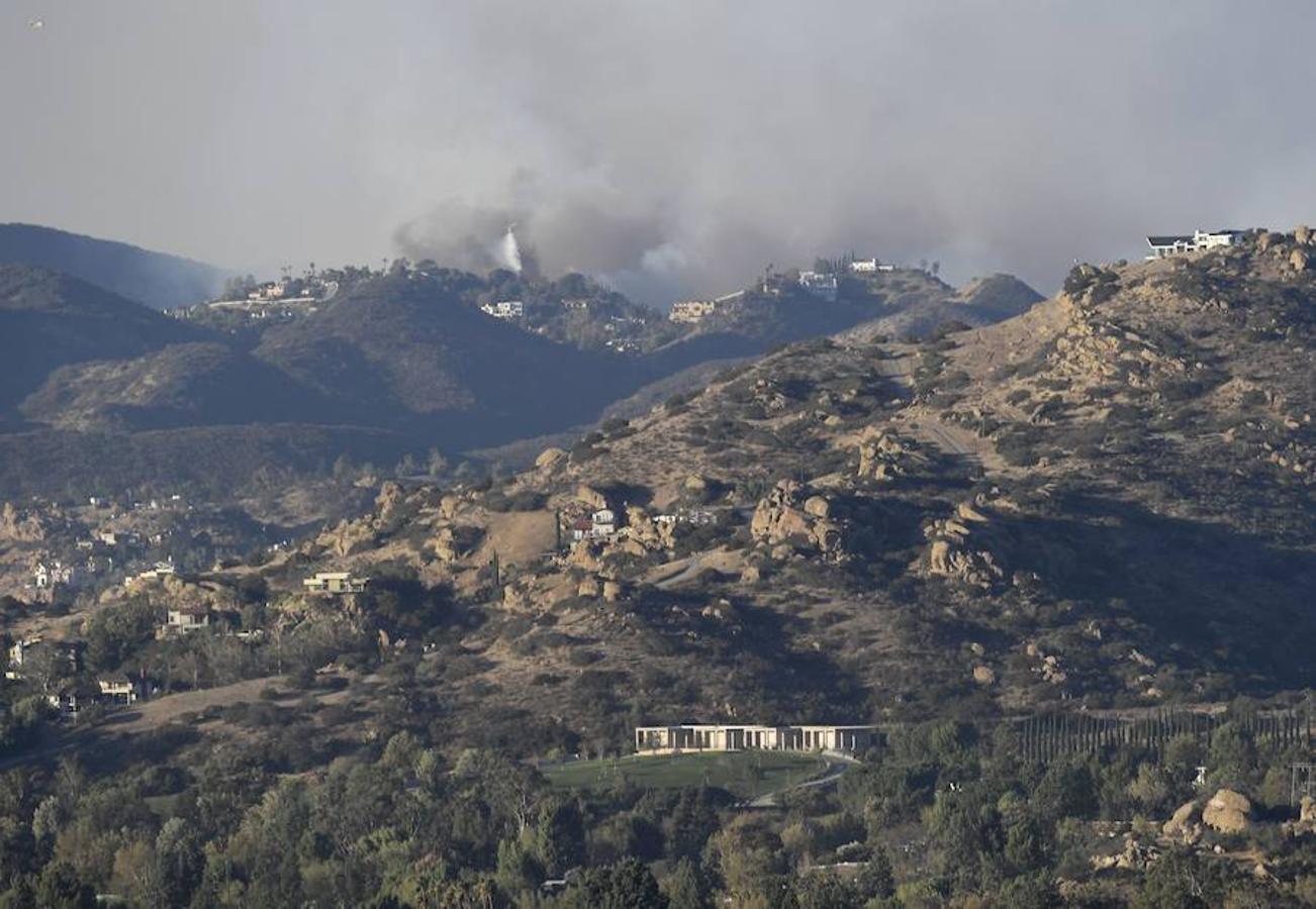 El fuego, originado este pasado jueves en la localidad de Paradise, ha calcinado más de 8.000 hectáreas en sus primeras 24 horas