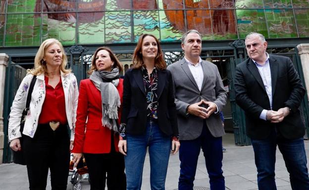 Andrea Levy acompañada de España, Navarro, Bendodo y Marmolejo 