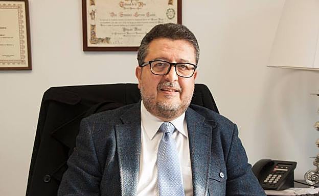 Actualmente Serrano es magistrado en excedencia y tiene abierto un despacho de abogados en Sevilla. 