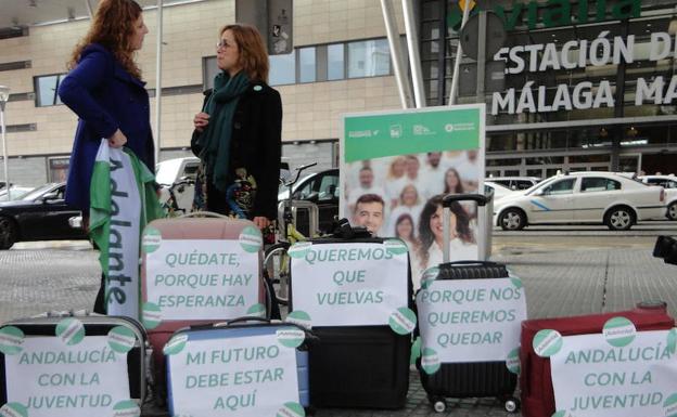 Adelante Andalucía denuncia que las políticas del PSOE han provocado la salida de los jóvenes fuera de Andalucía