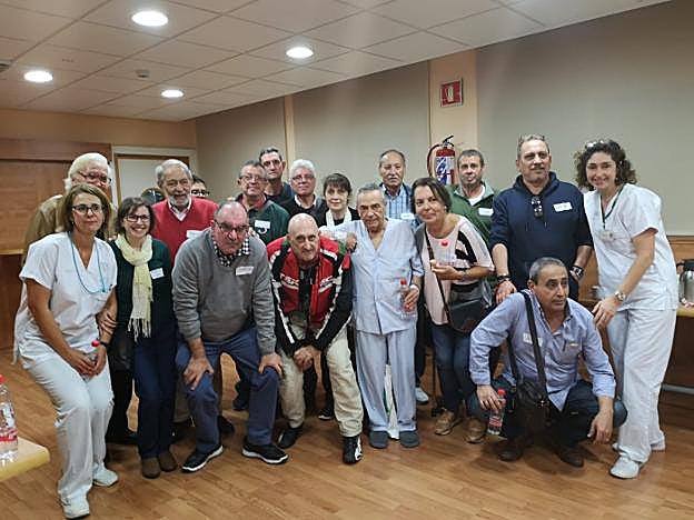 Foto de familia de los participantes. 