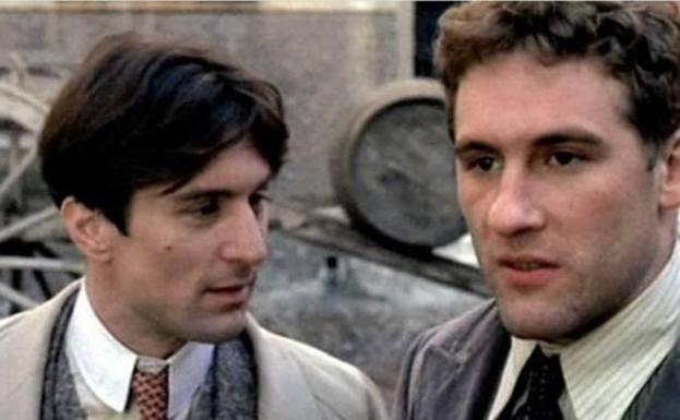 Robert de Niro y Gérard Depardieu, en una escena de 'Novecento'.