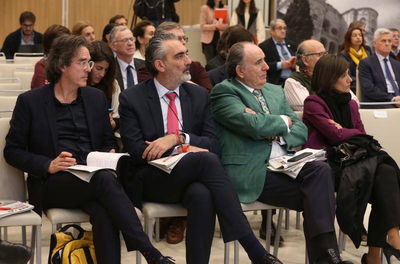 El director ejecutivo advierte en un Foro SUR de que la demanda seguirá creciendo y las ciudades tendrán que «acostumbrarse a sobrevivir con el llamado 'sobreturismo'»