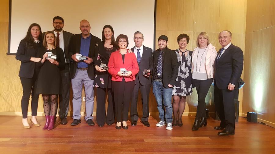 SUR y La Caixa reconocen a cinco entidades por su compromiso con los más desfavorecidos: Fundación Secretariado Gitano, Prodiversa, Altamar, Comedor Santo Domingo y Autismo Málaga