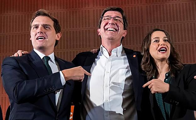 Rivera, Marín y Arrimadas, ayer tras conocer los resultados. 