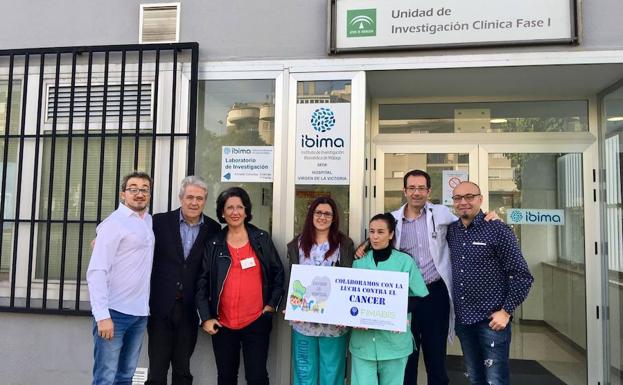 La Asociación Payasos de Hospital dona al Ibima de Málaga 1.600 euros para investigar el cáncer