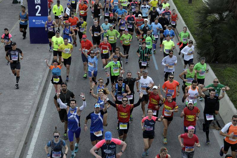 Unos 5.000 corredores participan en la novena edición de esta competición que este año tiene como novedad una prueba de 21 kilómetros