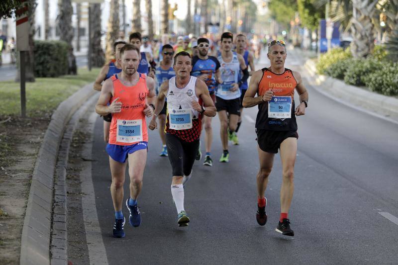 Unos 5.000 corredores participan en la novena edición de esta competición que este año tiene como novedad una prueba de 21 kilómetros