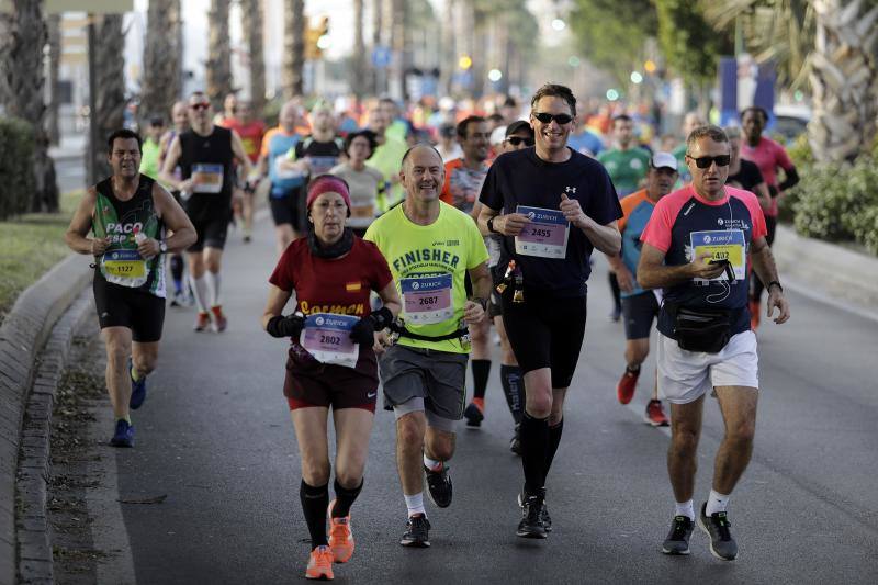 Unos 5.000 corredores participan en la novena edición de esta competición que este año tiene como novedad una prueba de 21 kilómetros