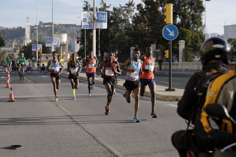 Unos 5.000 corredores participan en la novena edición de esta competición que este año tiene como novedad una prueba de 21 kilómetros