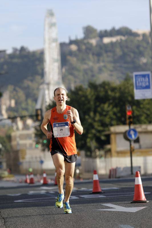 Unos 5.000 corredores participan en la novena edición de esta competición que este año tiene como novedad una prueba de 21 kilómetros