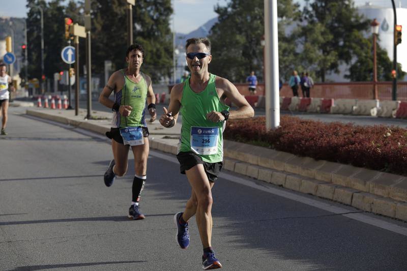 Unos 5.000 corredores participan en la novena edición de esta competición que este año tiene como novedad una prueba de 21 kilómetros