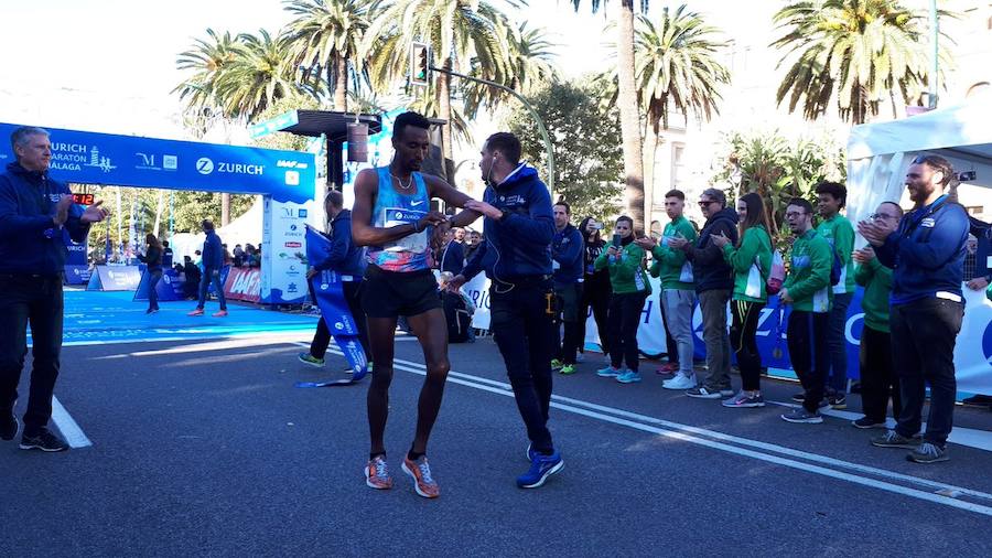 Unos 5.000 corredores participan en la novena edición de esta competición que este año tiene como novedad una prueba de 21 kilómetros