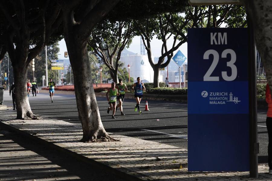 Unos 5.000 corredores participan en la novena edición de esta competición que este año tiene como novedad una prueba de 21 kilómetros