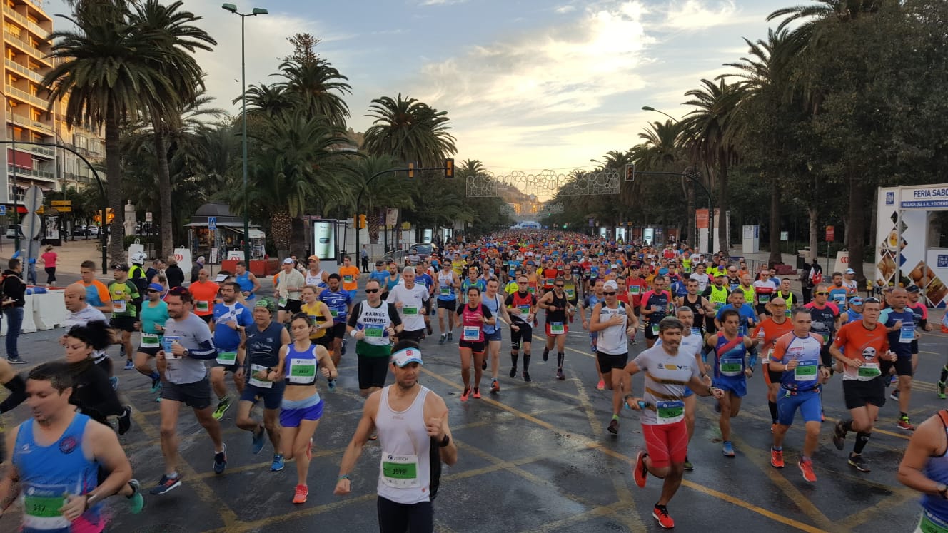 Unos 5.000 corredores participan en la novena edición de esta competición que este año tiene como novedad una prueba de 21 kilómetros