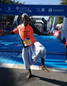 Imagen secundaria 2 - Zurich Maratón Málaga 2018 | «Queríamos sentirnos superhéroes por un día»