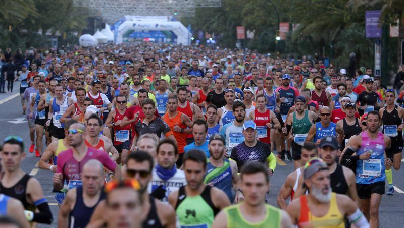Unos 5.000 corredores participan en la novena edición de esta competición que este año tiene como novedad una prueba de 21 kilómetros