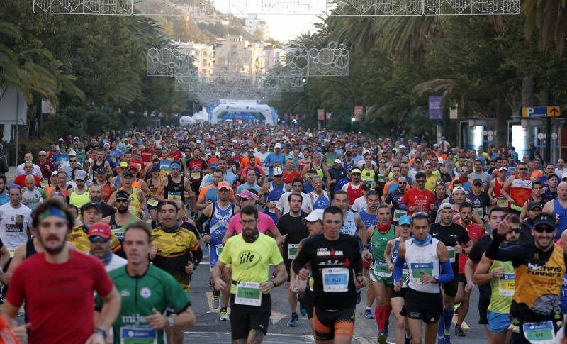 Unos 5.000 corredores participan en la novena edición de esta competición que este año tiene como novedad una prueba de 21 kilómetros