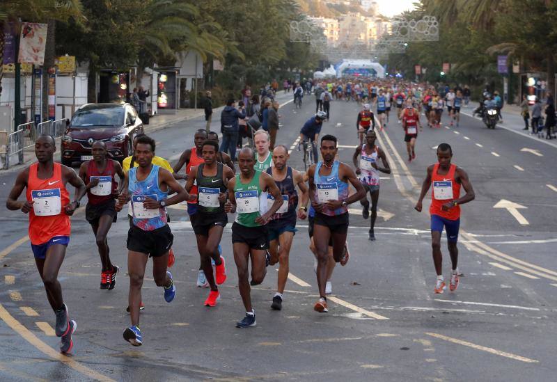 Unos 5.000 corredores participan en la novena edición de esta competición que este año tiene como novedad una prueba de 21 kilómetros